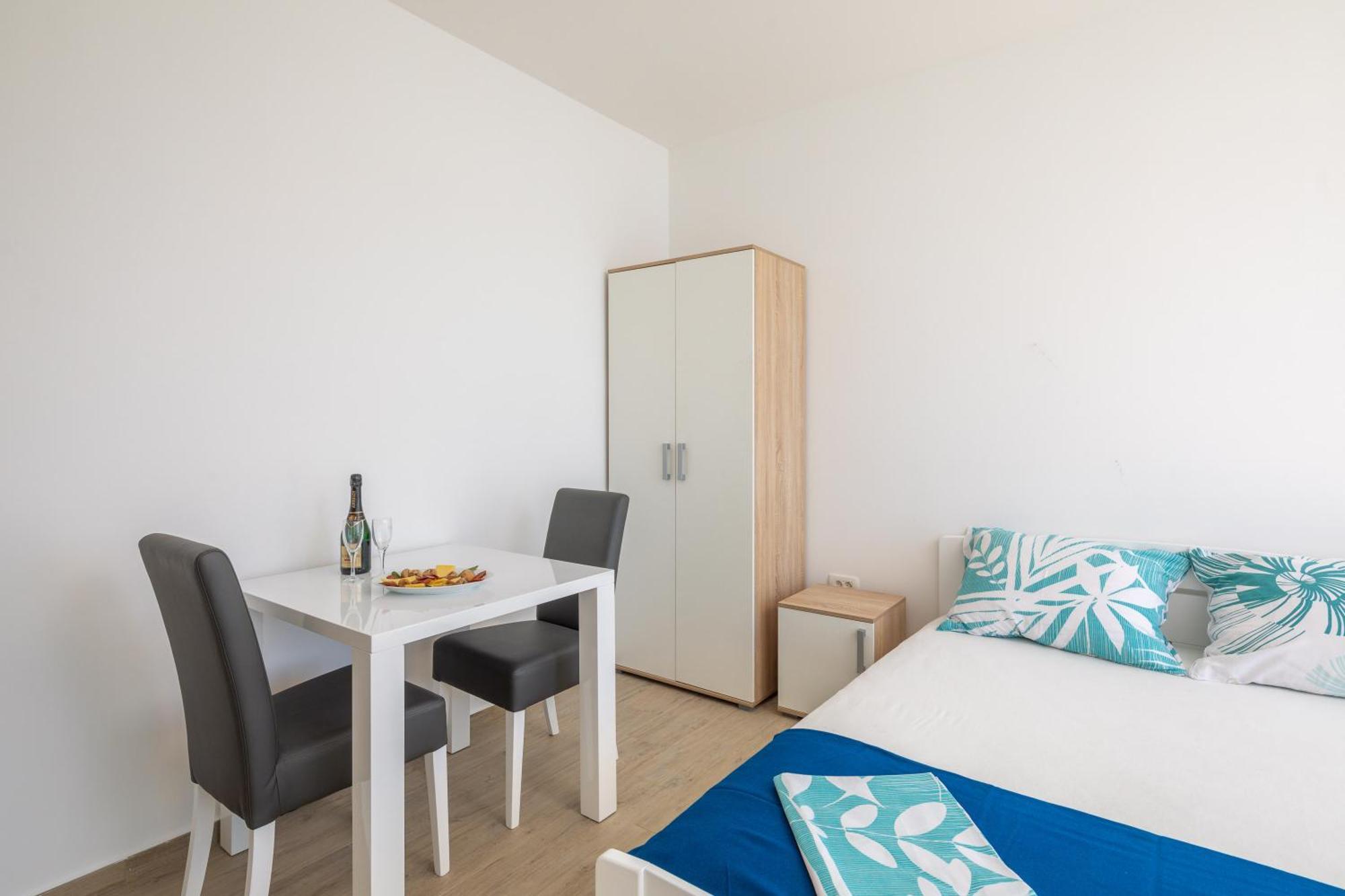 Blue Wonder Apartments Dugi Rat Cameră foto